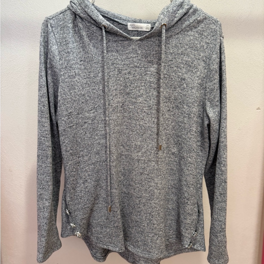 89th & Madison Heather Gray Knit Top